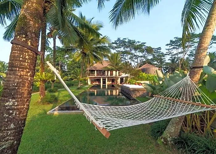 ホテル Entire 4 Bedroom Private Pool Zn17 3*