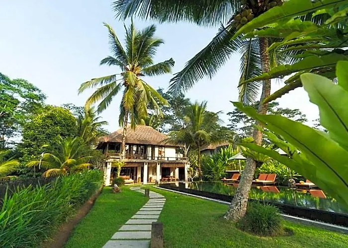 Entire 4 Bedroom Private Pool Zn17 3*
