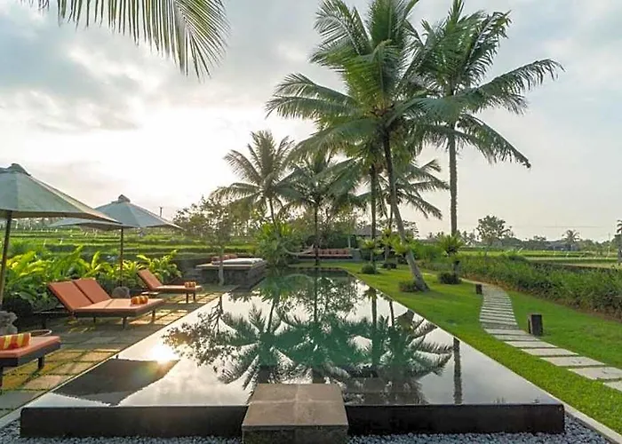 Entire 4 Bedroom Private Pool Zn17 ホテル